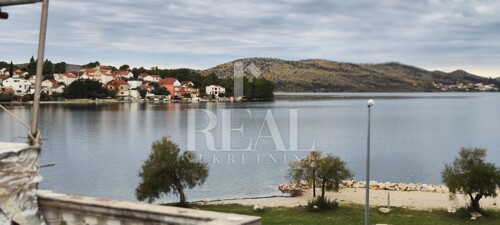 Thumbnail 6192457 - 6