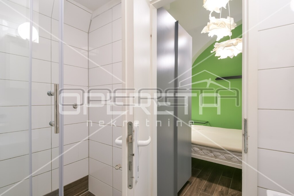Image 6192530 - 7