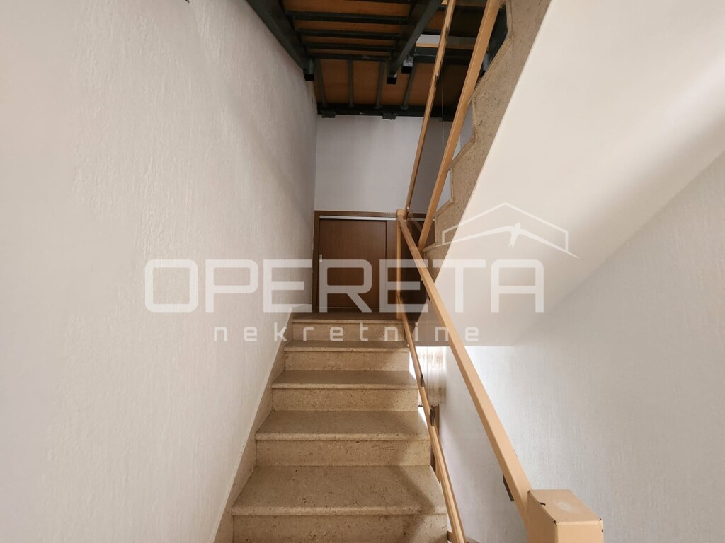 Image 6192532 - 12