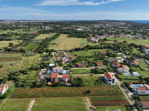 IDEALNO GRAĐ. ZEMLJIŠTE 830 M2 - Fažana okolica