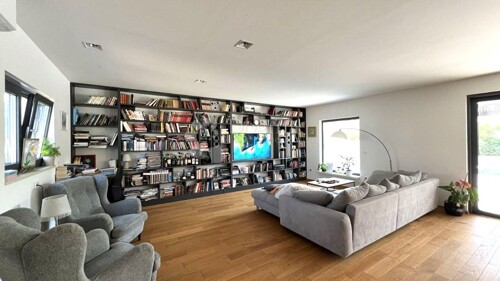 Thumbnail 6192983 - 3