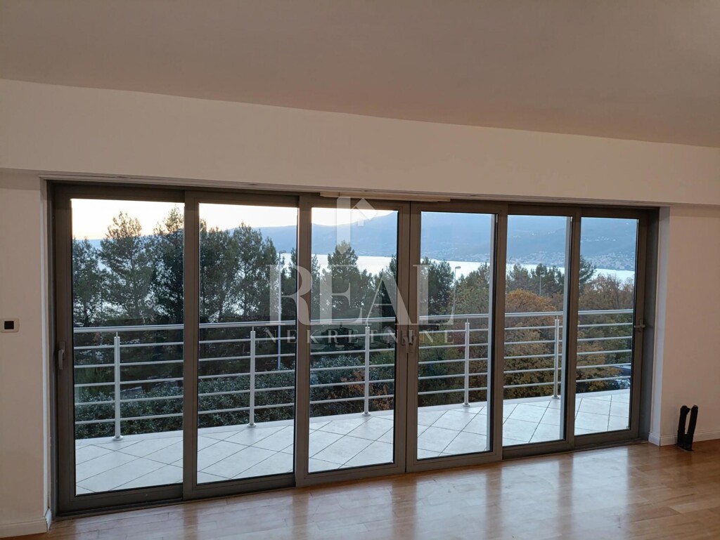 Image 6193095 - 2