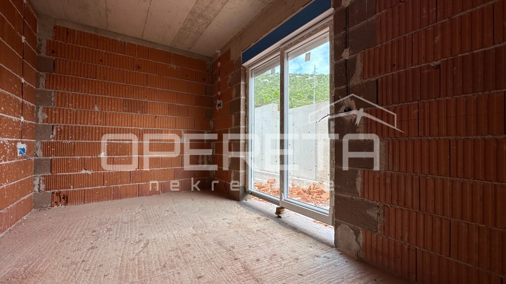 Image 6193112 - 5