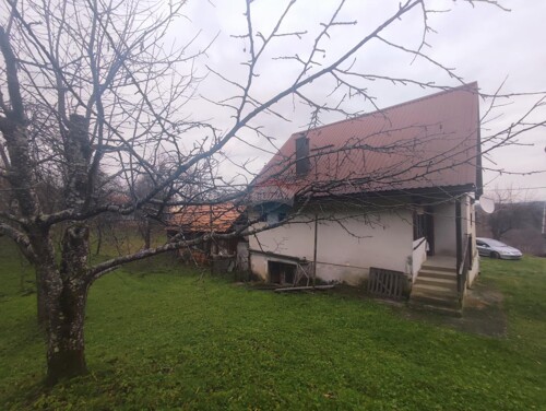 Ogulin,Ponikve, kuća u prirodi