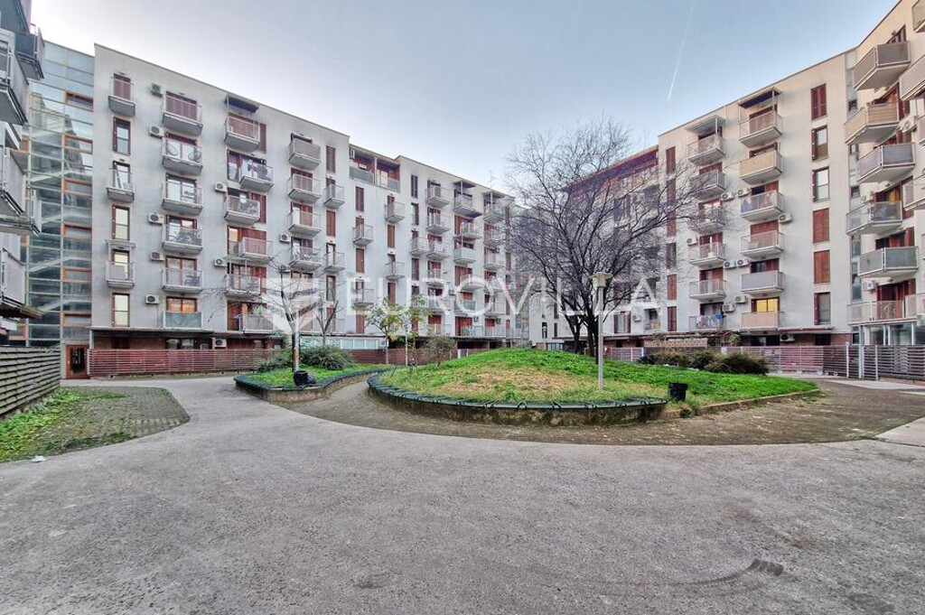 Image 6197319 - 7