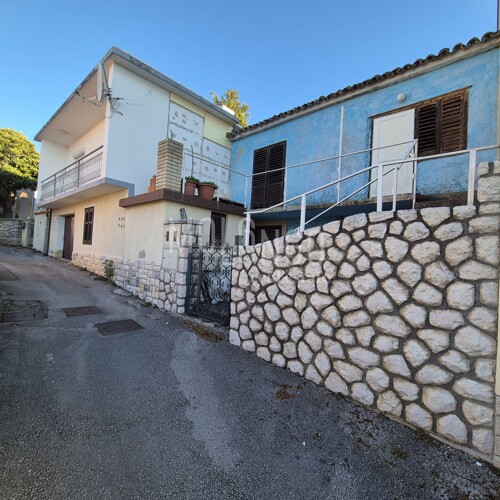 CRIKVENICA, dvije kuće na mirnoj lokaciji!