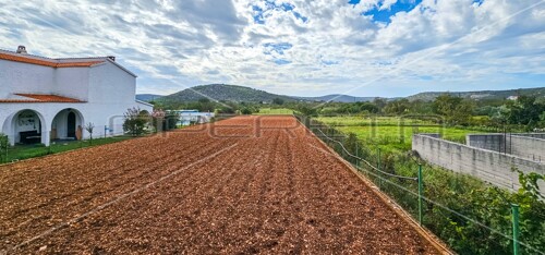 Atraktivno građevinsko zemljište blizu mora 1283 m²