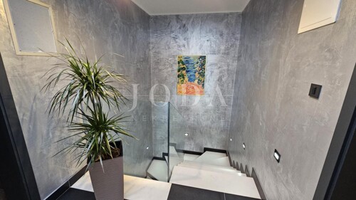 Thumbnail 6197737 - 21