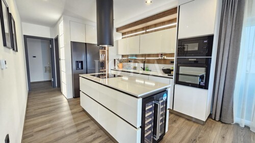 Thumbnail 6197737 - 14