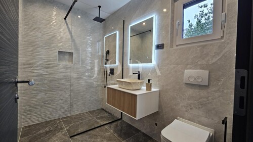 Thumbnail 6197737 - 24