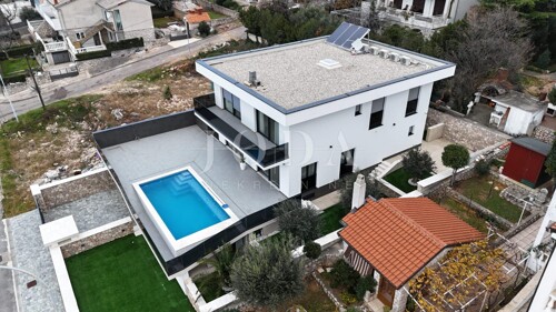 Thumbnail 6197737 - 5