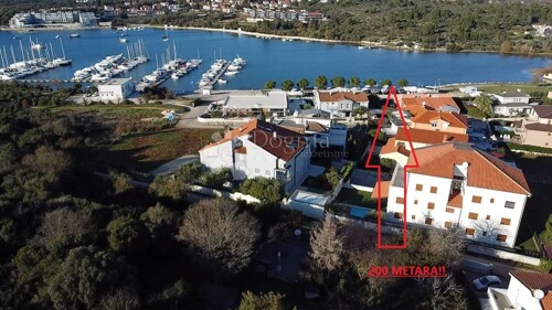 ZEMLJIŠTE S OBJEKTOM 200M OD MORA- Banjole