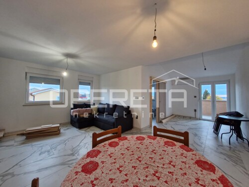Dvoetažni stan s pogledom na more u Vodnjanu, neto površine 102 m²