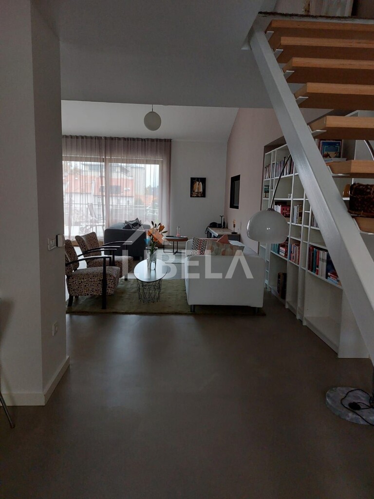 Image 6197833 - 7