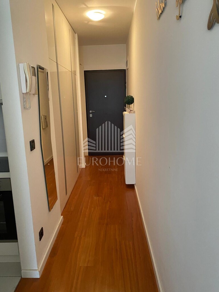 Image 6198330 - 10