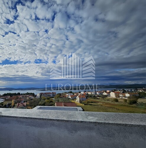 Thumbnail 6198337 - 4