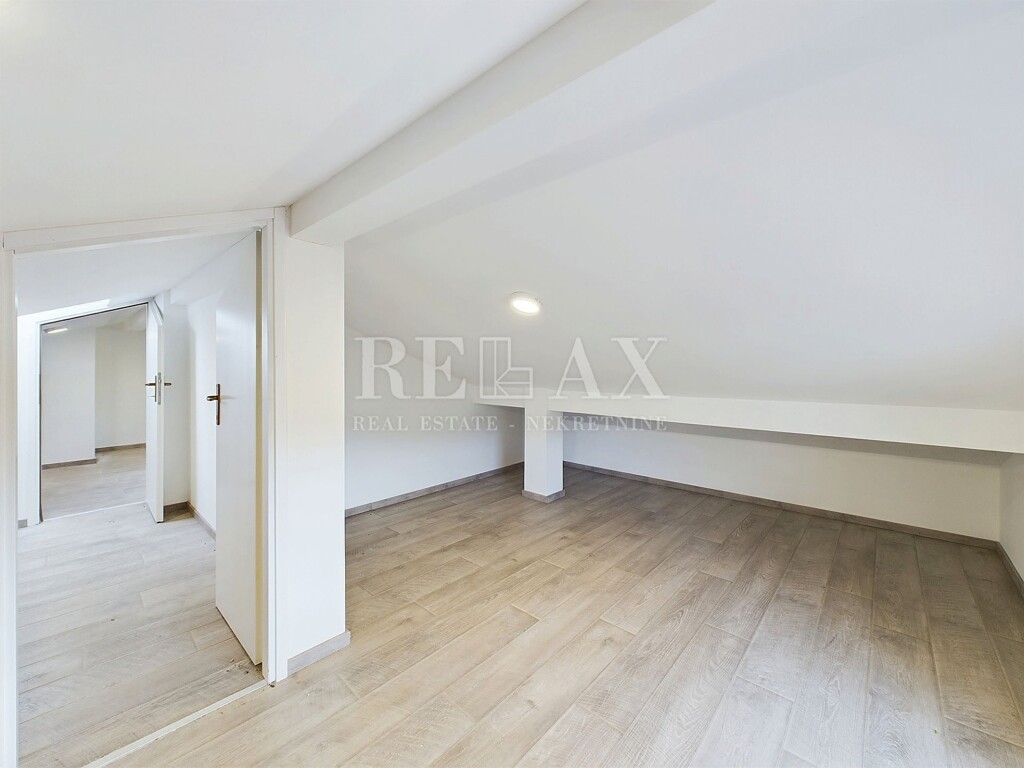 Image 6198358 - 12