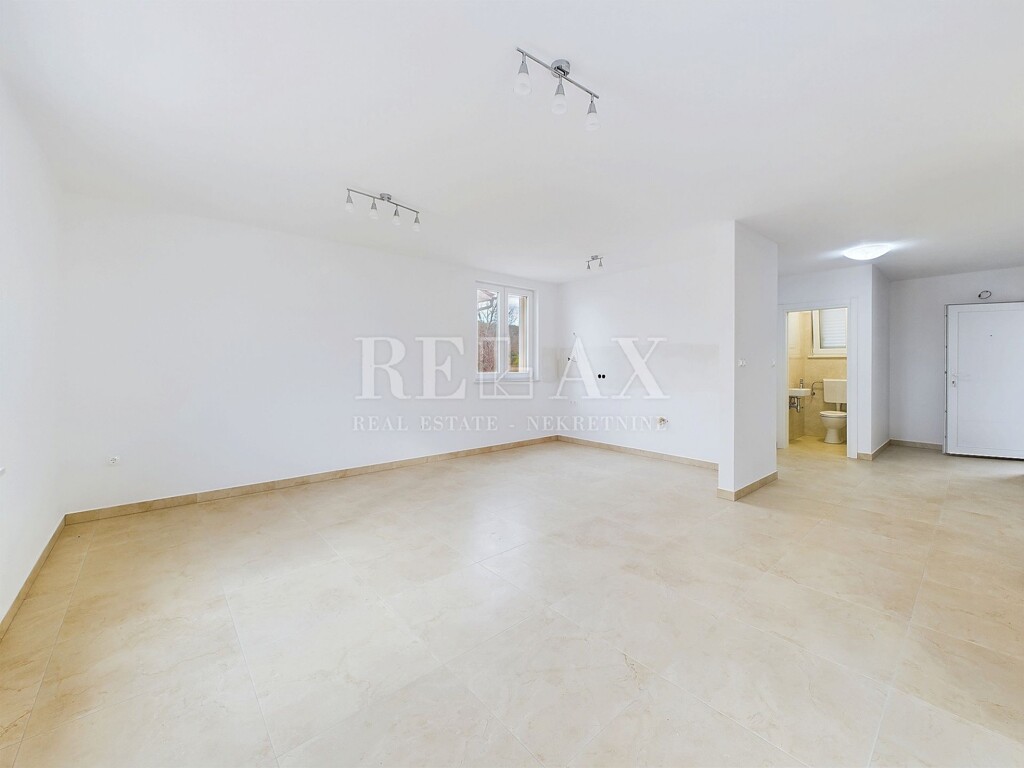 Image 6198359 - 9