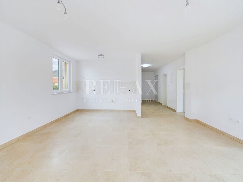 Image 6198359 - 10