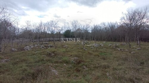 Otok Krk, Krk- Poljoprivredno zemljište 1130 m2 s prilazom