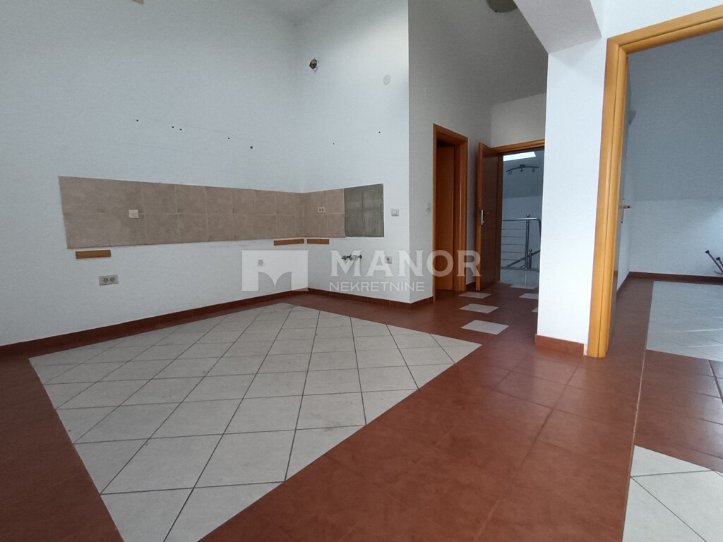 Image 6198391 - 2