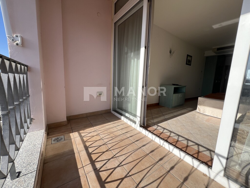 Image 6198403 - 2