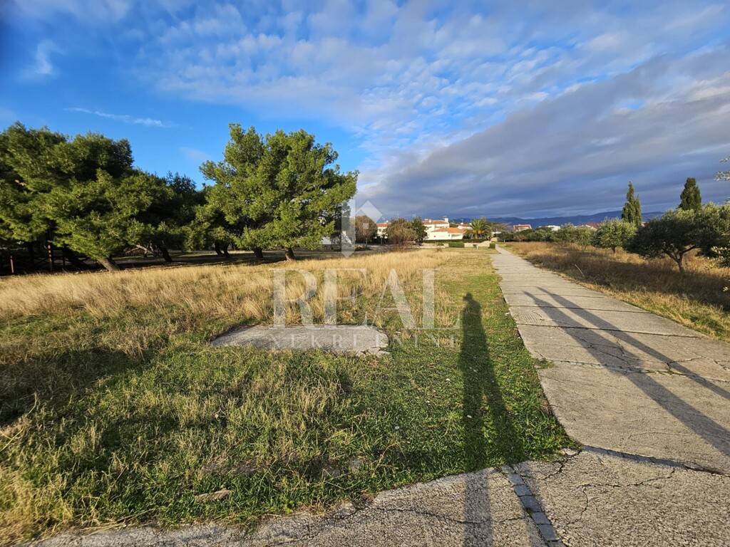 Image 6198408 - 9