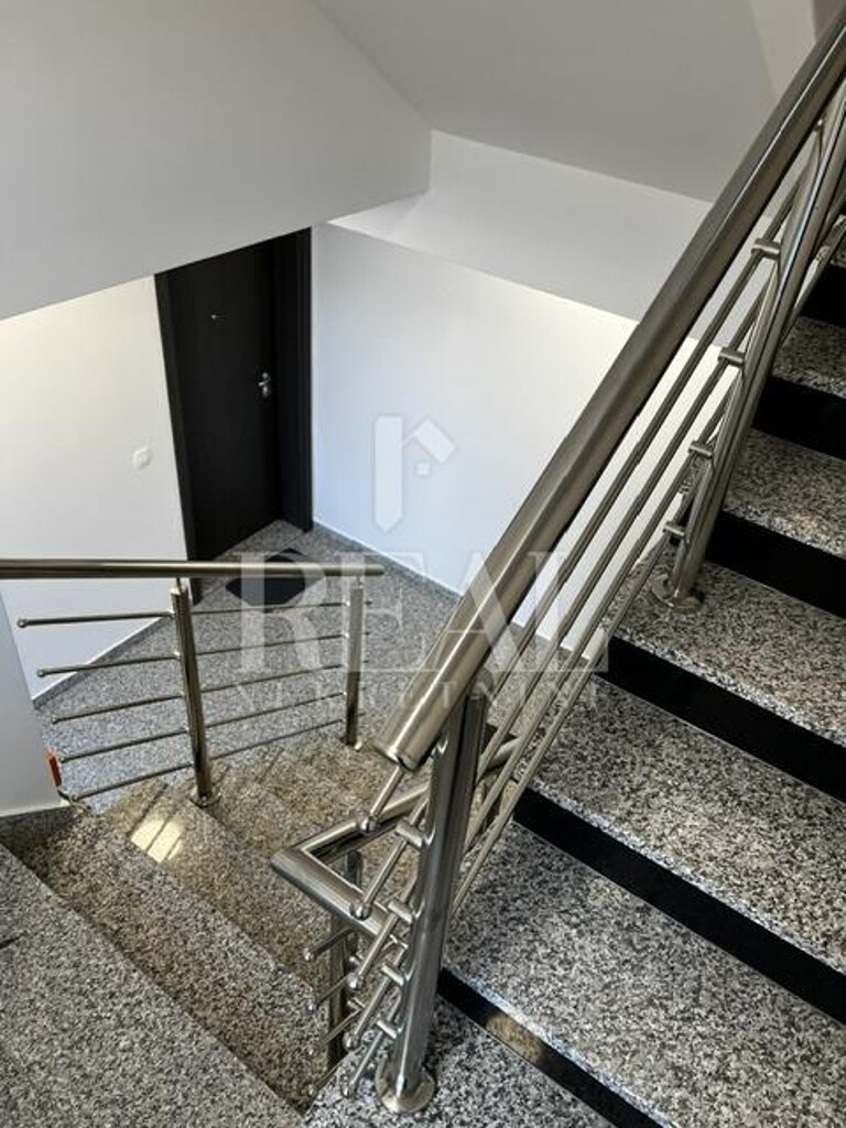 Image 6198409 - 9