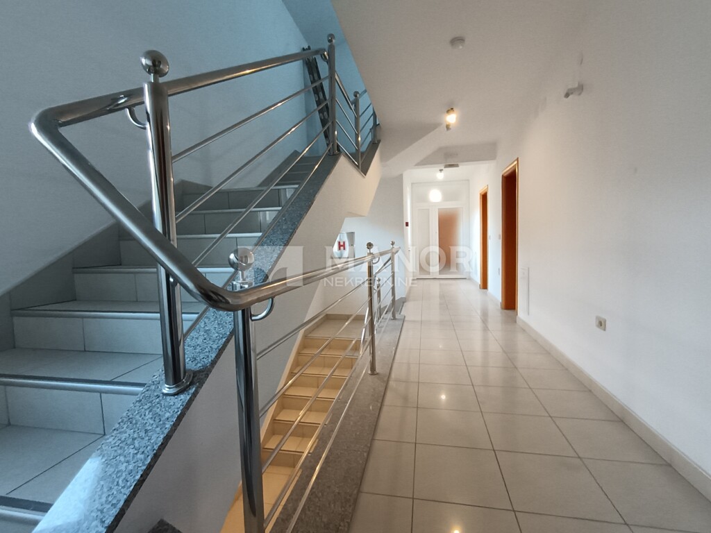 Image 6198410 - 5