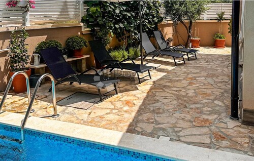 Thumbnail 6198783 - 6