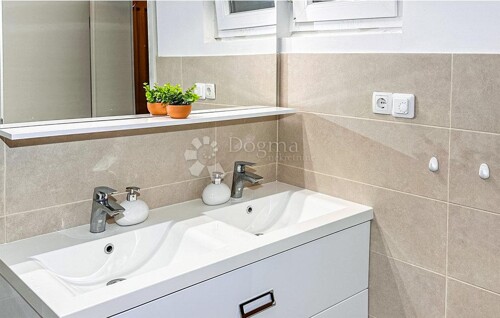 Thumbnail 6198783 - 11