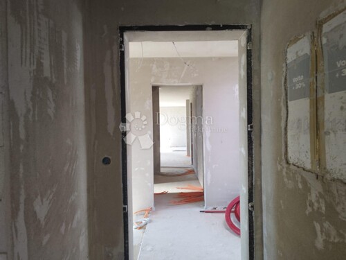 Thumbnail 6198812 - 3