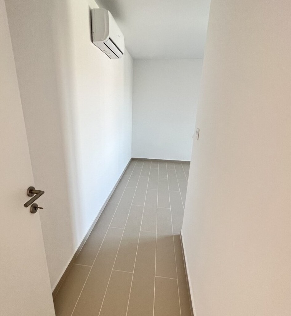 Image 6199000 - 6
