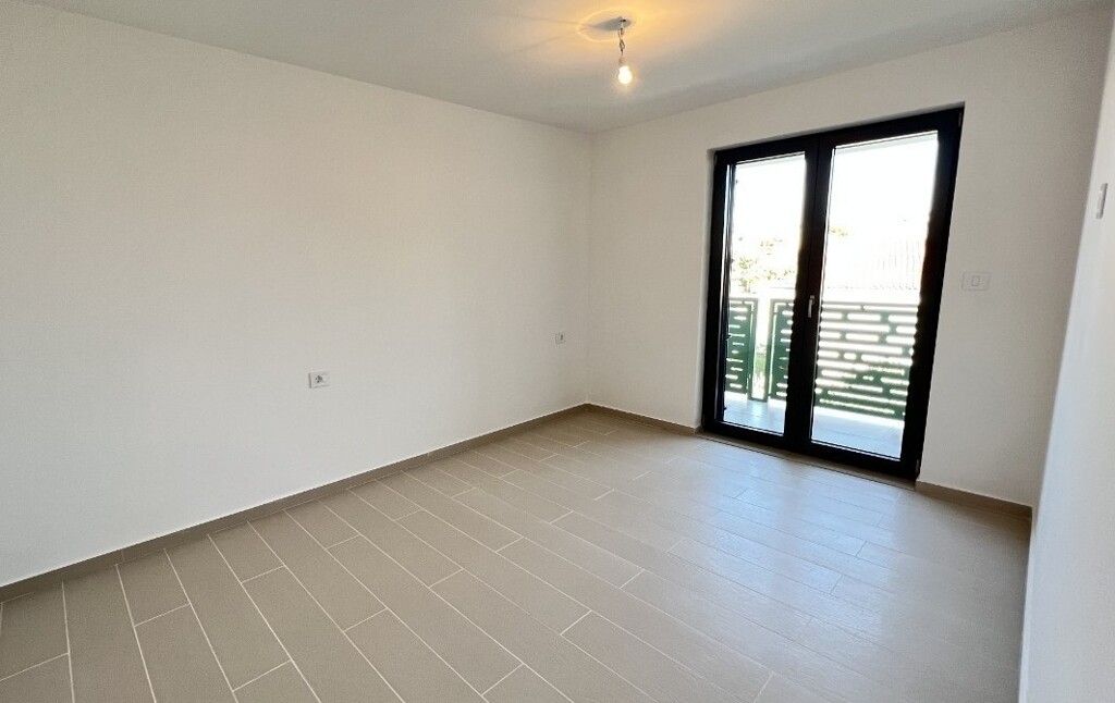 Image 6199000 - 9