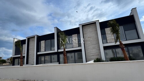 Zadar, Privlaka dvoetažni stan s prostranim vrtom u blizini