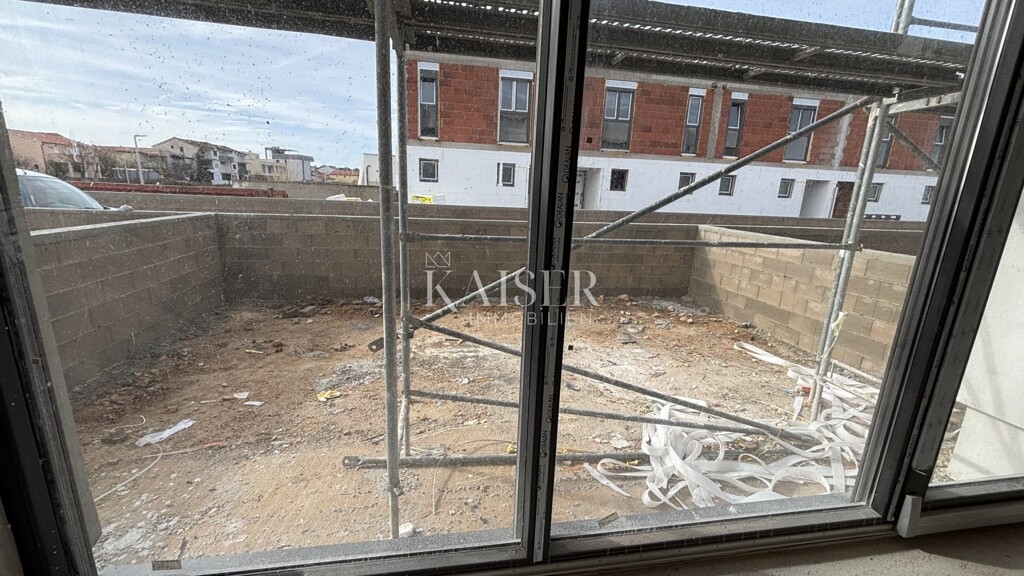 Image 6199434 - 16