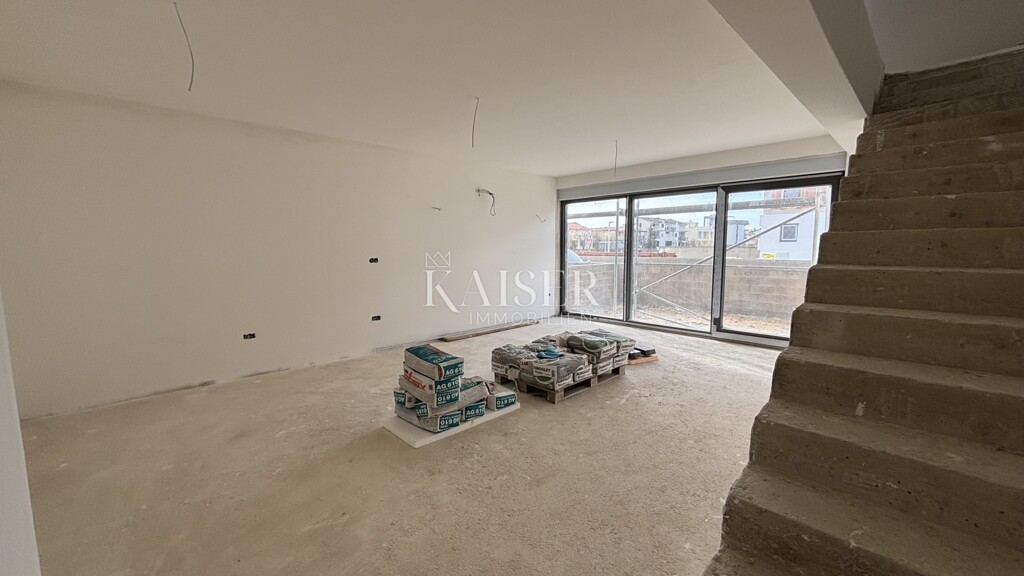 Image 6199434 - 13