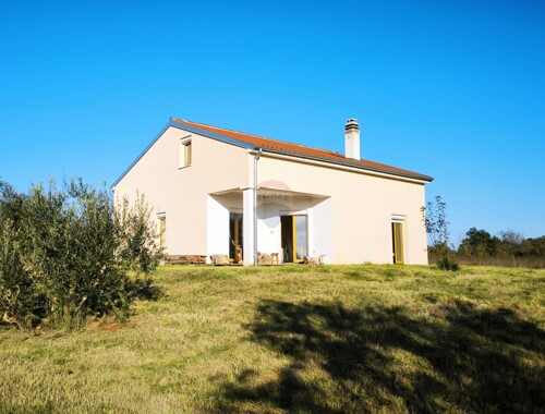 Istra, Marčana - samostojeća kuća, novogradnja, lijepa okućn
