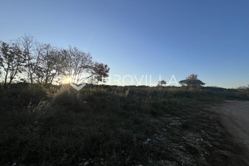 Istra, Medulin, građevinsko zemljište 715 m2