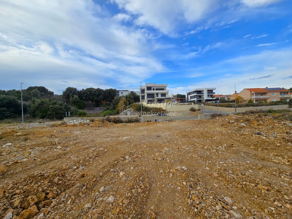 Image 6199808 - 10