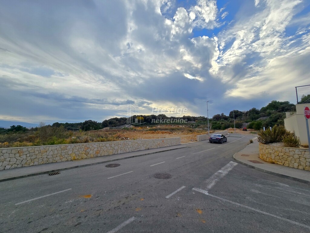 Image 6199808 - 7