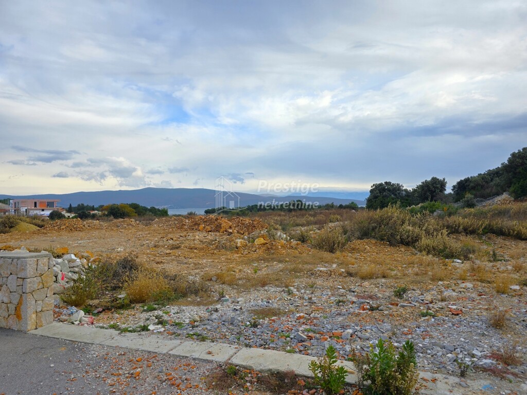 Image 6199808 - 8