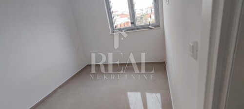 Thumbnail 6199870 - 4