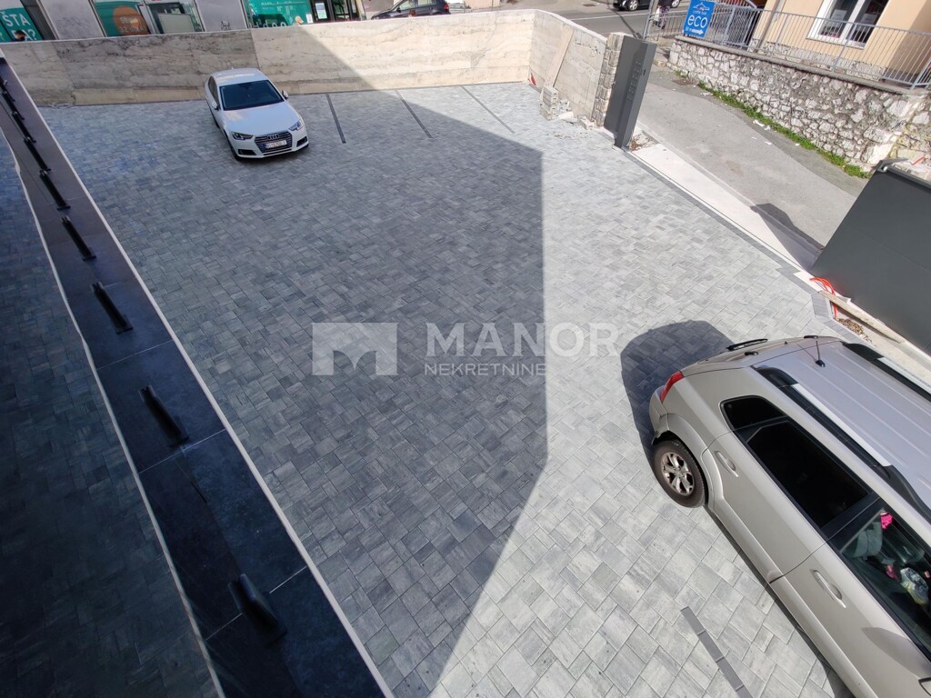 Image 6199954 - 8