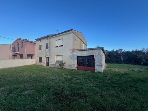 Istra, Marčana - stara istarska kuća sa prostranom okućnicom