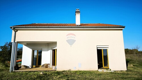 Istra, Marčana - samostojeća kuća, novogradnja, lijepa okućn