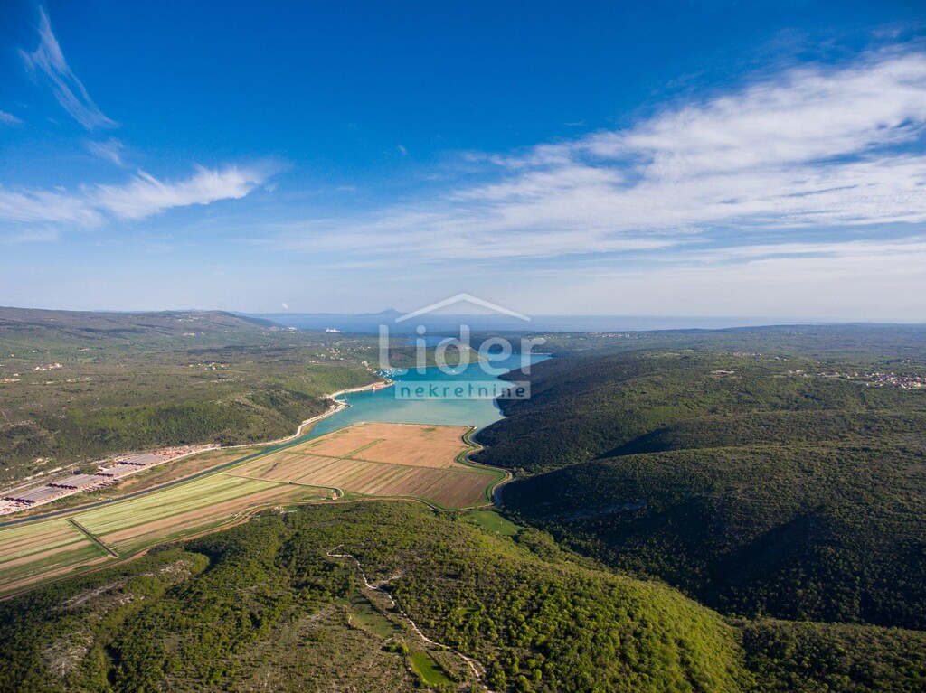 Image 6200368 - 8