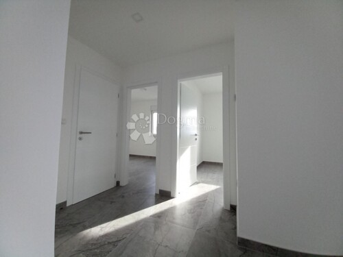 Thumbnail 6200445 - 10