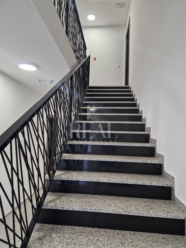 Image 6200500 - 17