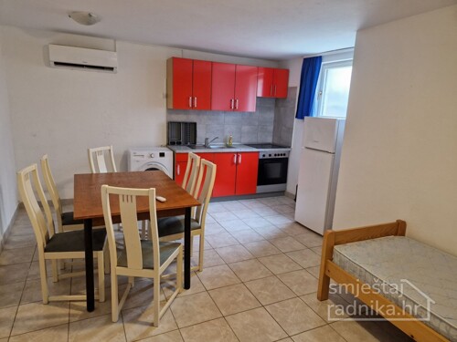 Apartman za do 4 radnika u Umagu